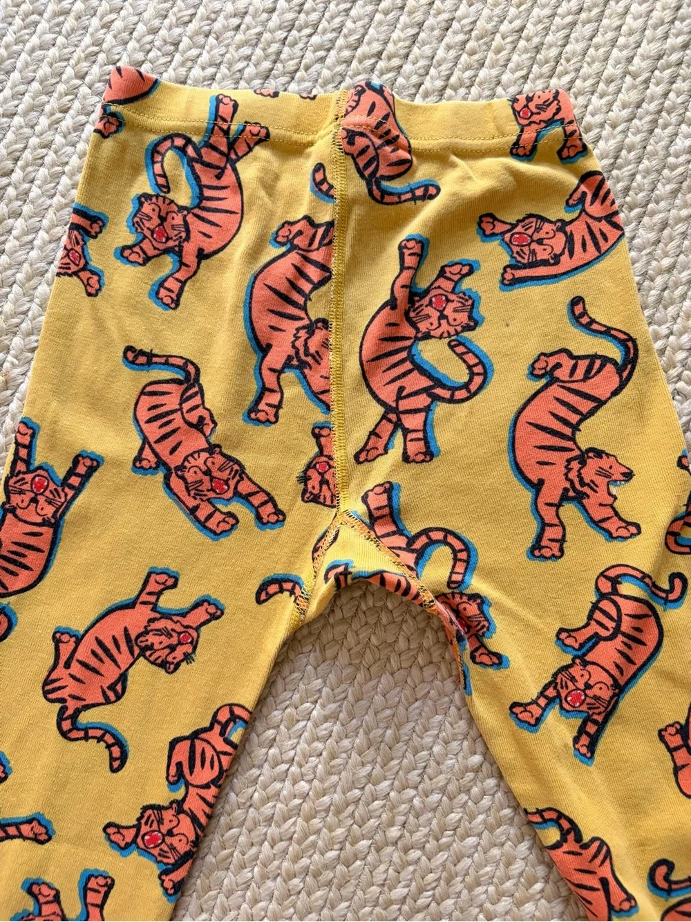 Hanna Andersson Yellow Pajama Set with Orange Tiger Print 6/7